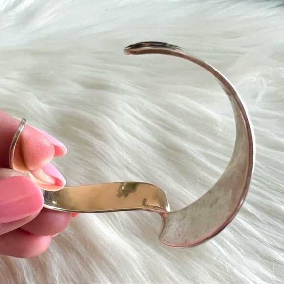 14k gold James Avery ULTRA RARE sculptural soft hammered cuff bracelet - Picture 8 of 15